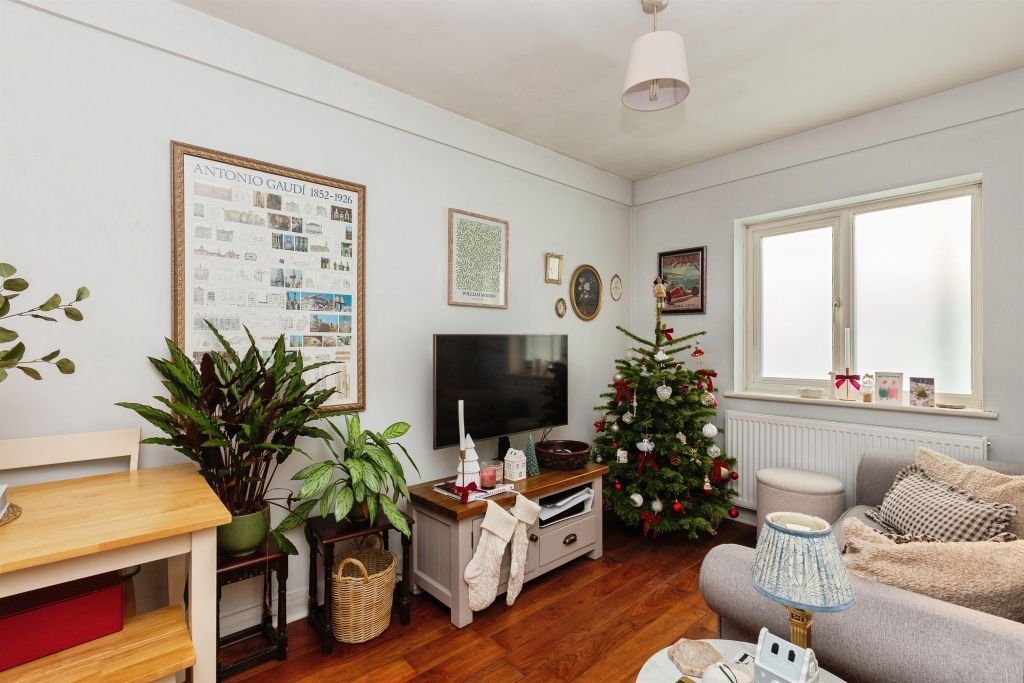 Property photo 3 of 13