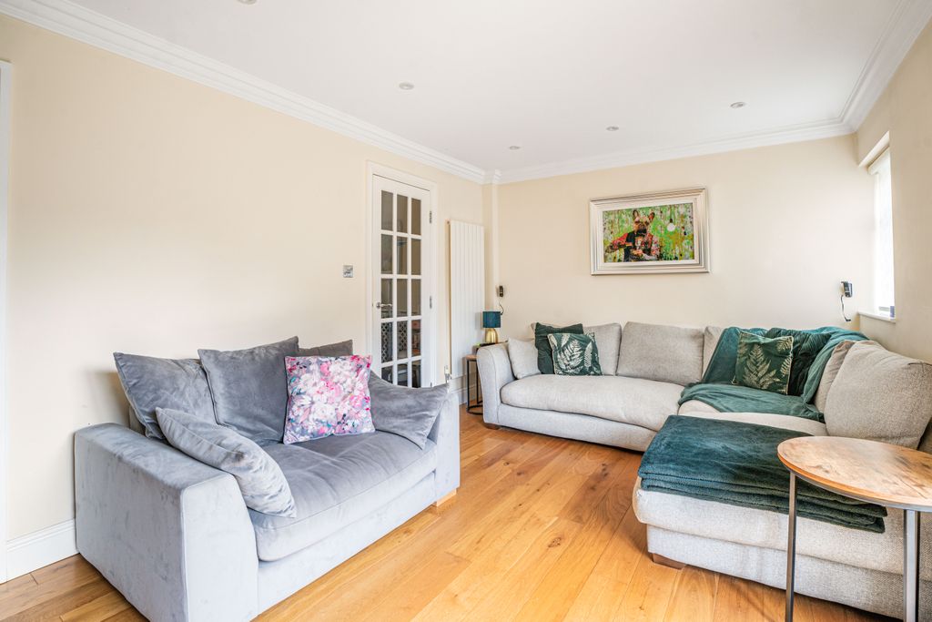 Property photo 2 of 12 Living Room