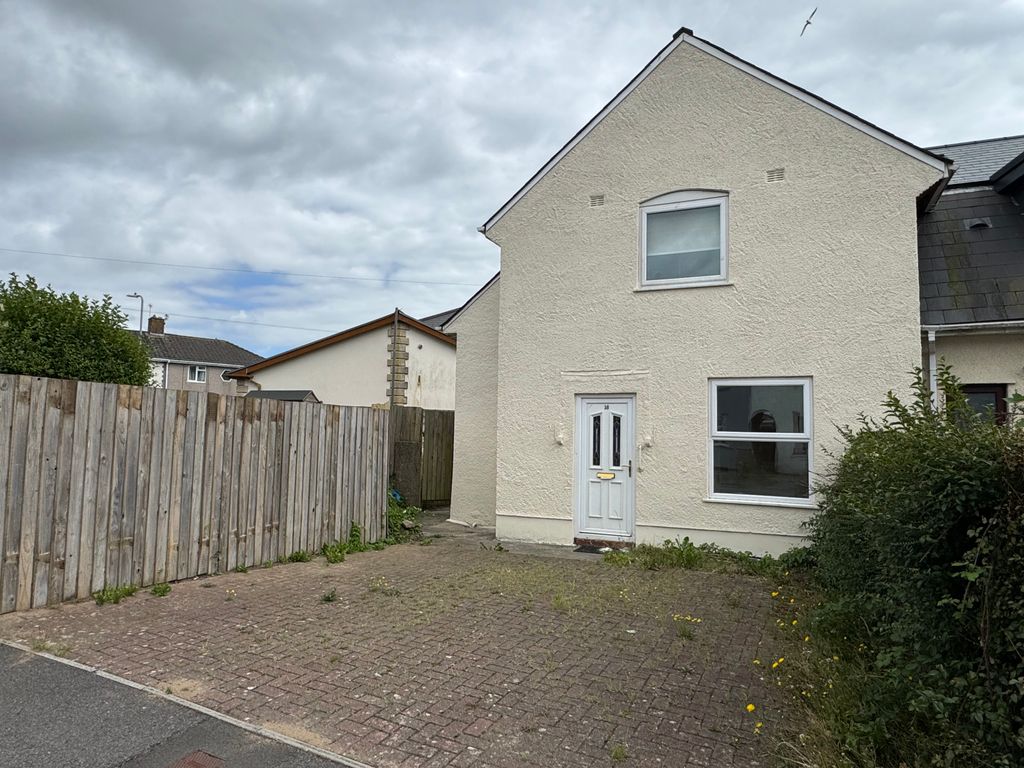 Property photo 2 of 21