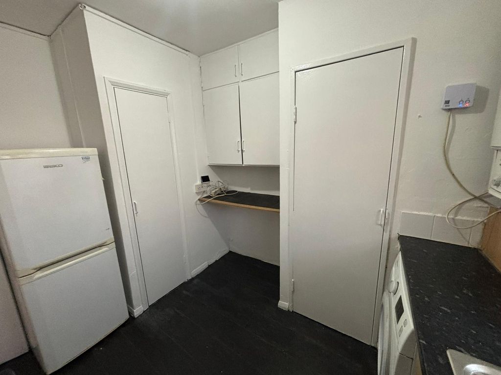 Property photo 3 of 12 Gallery