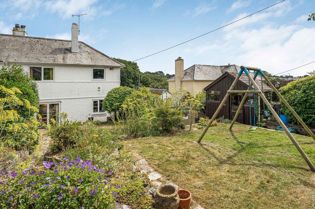 Property photo 2 of 19