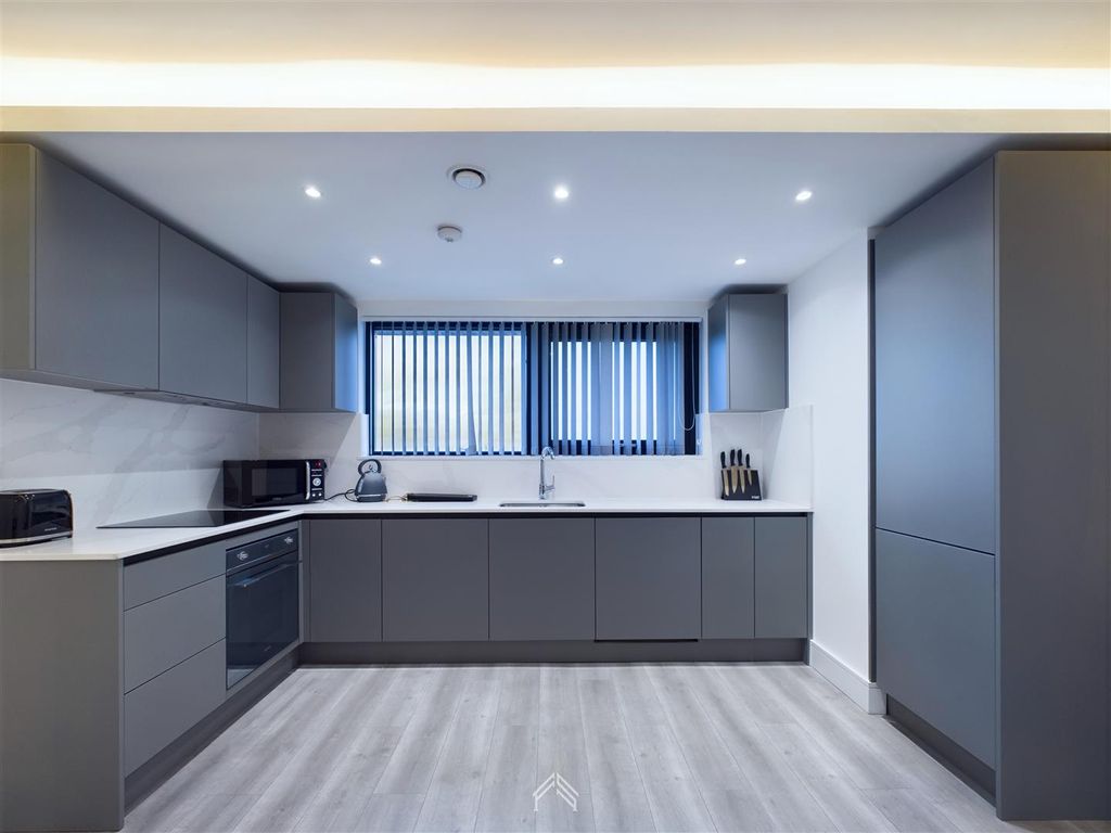 Property photo 3 of 10 2.Jpg