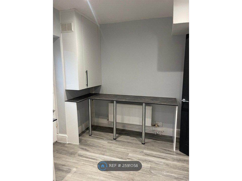 Property photo 3 of 11 Breakfast Bar