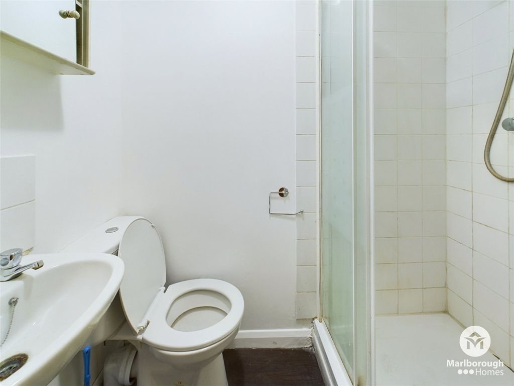 Property photo 3 of 14 En-Suite