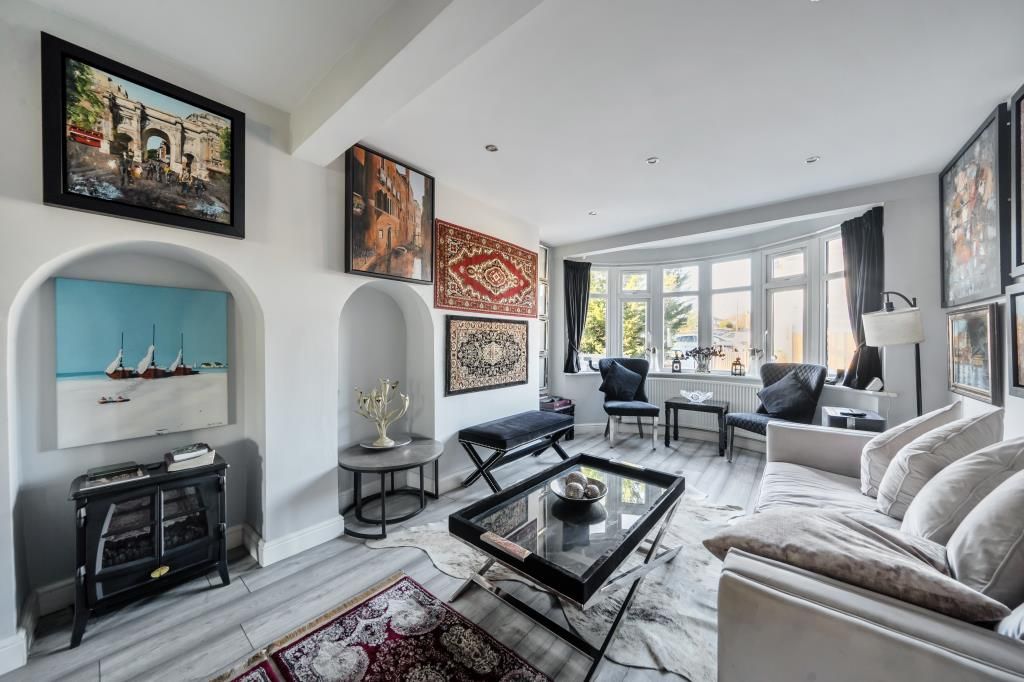 Property photo 1 of 24 Living Room