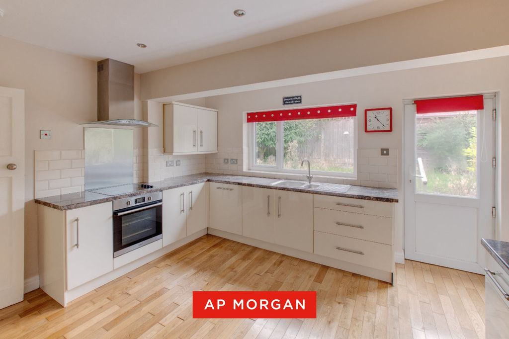 Property photo 3 of 12 Picture No. 25