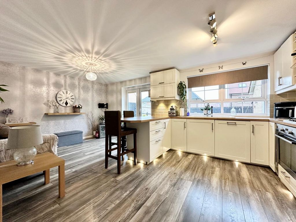 Property photo 2 of 13 Kitchen/Diner 1