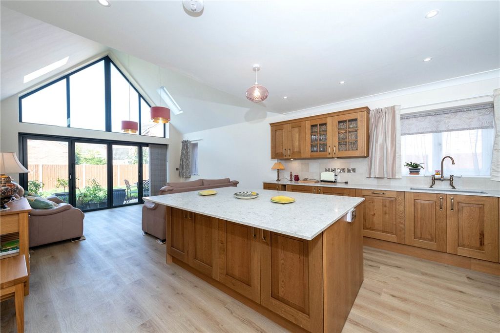 Property photo 3 of 14 Picture No. 18