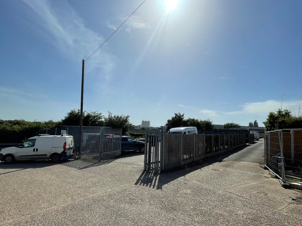 Property photo 2 of 5 Photo 5