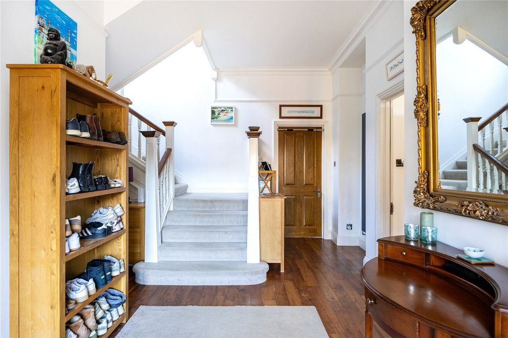 Property photo 3 of 23 Hall