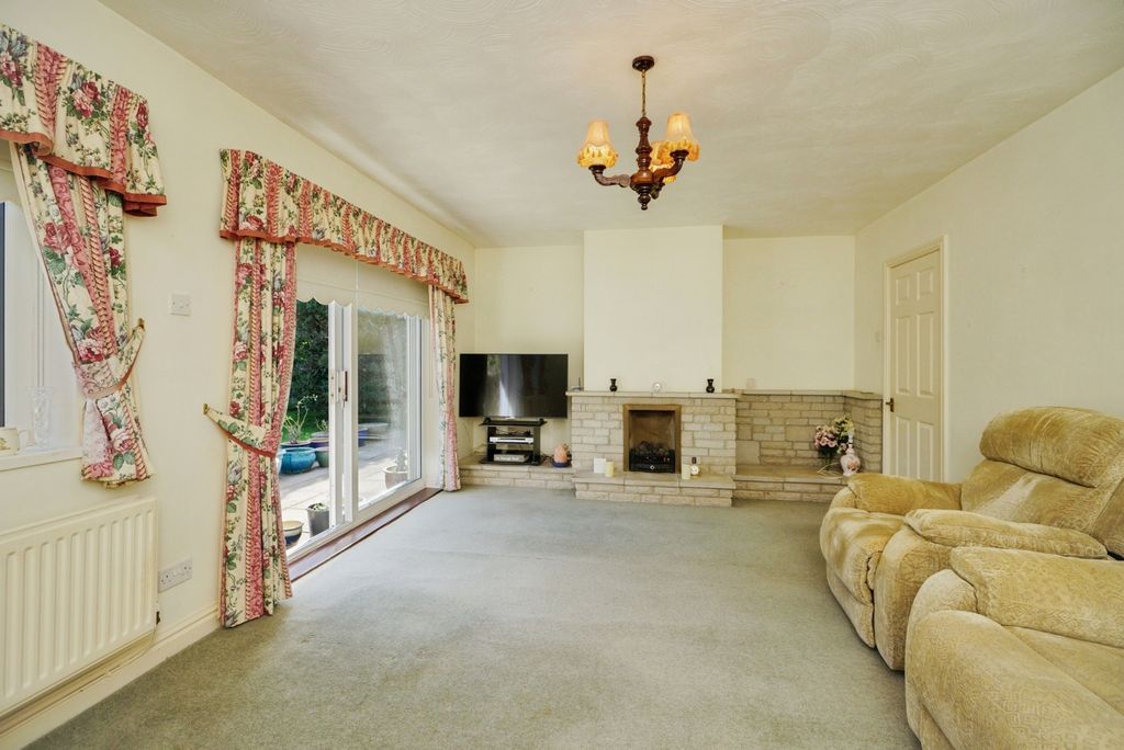 Property photo 2 of 31 Pbox-Img.Jpg