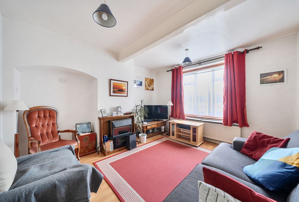 Property photo 2 of 21 1457367-12-6A01cc...