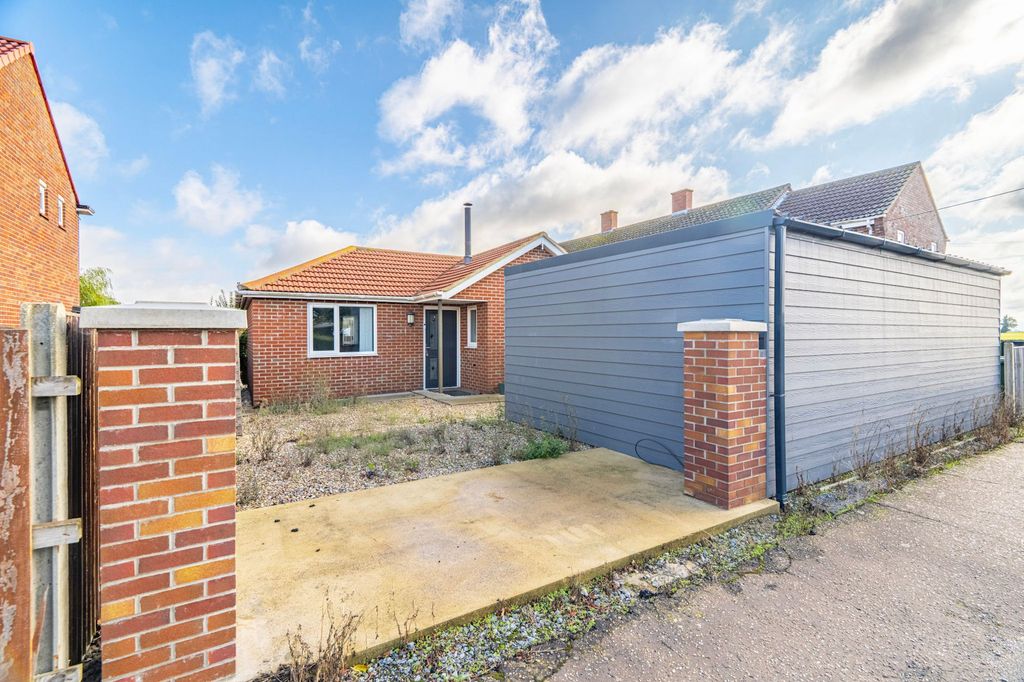 Property photo 2 of 18