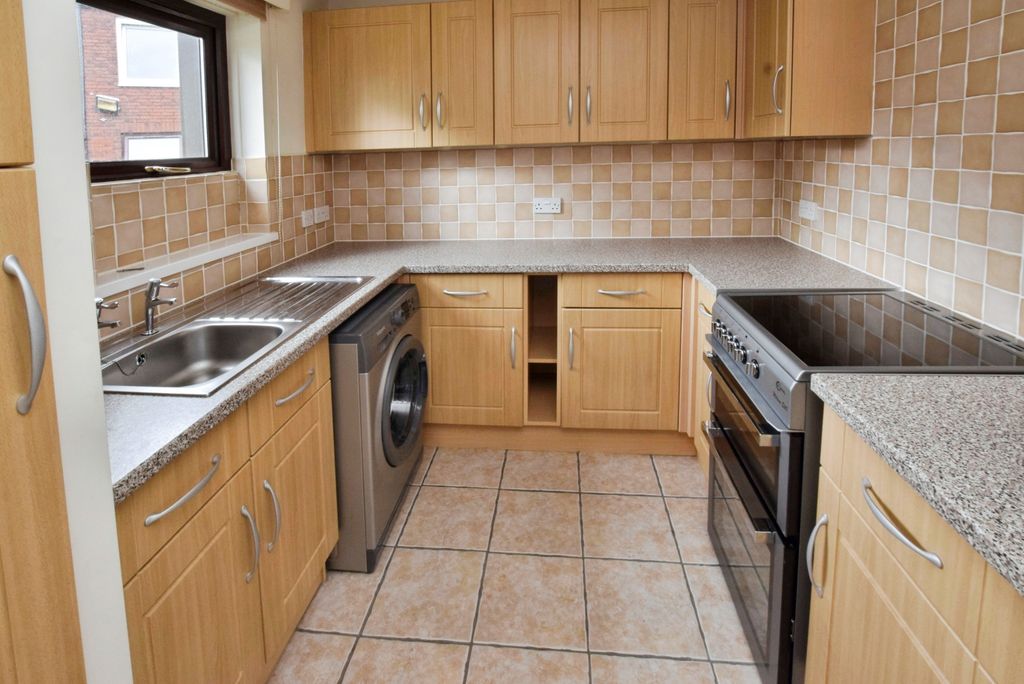Property photo 3 of 6