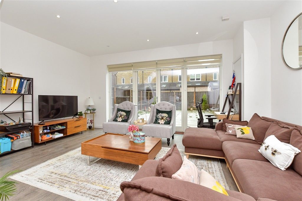 Property photo 3 of 10 Kitchen/Living Area