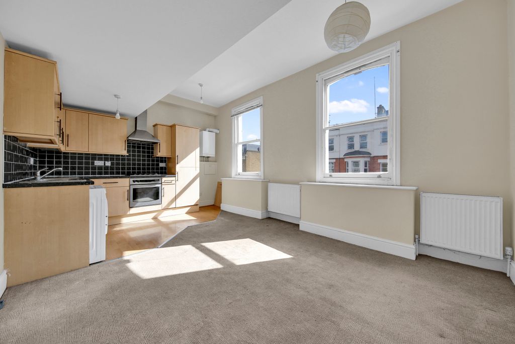 Property photo 1 of 14 _W6B2327