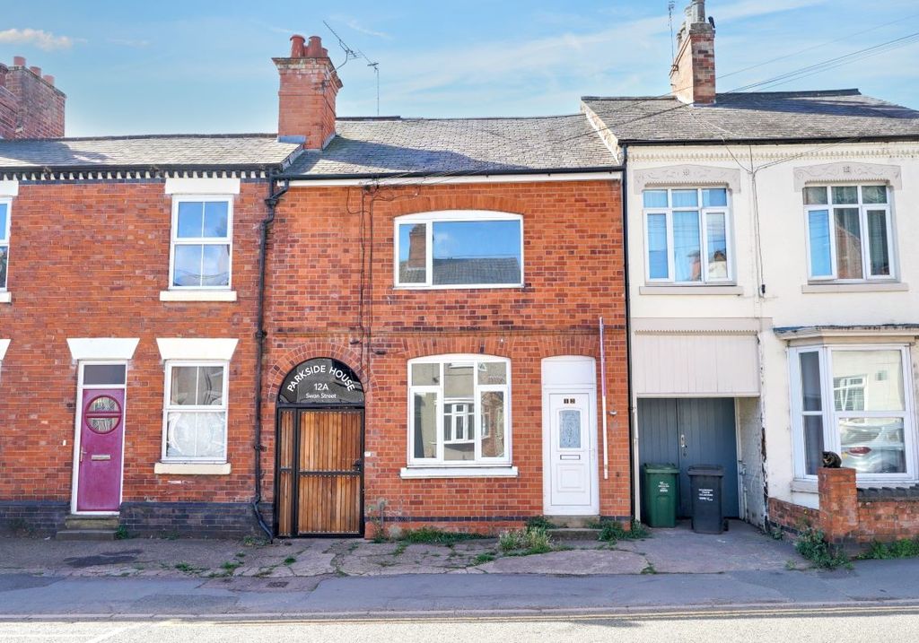 Property photo 1 of 18
