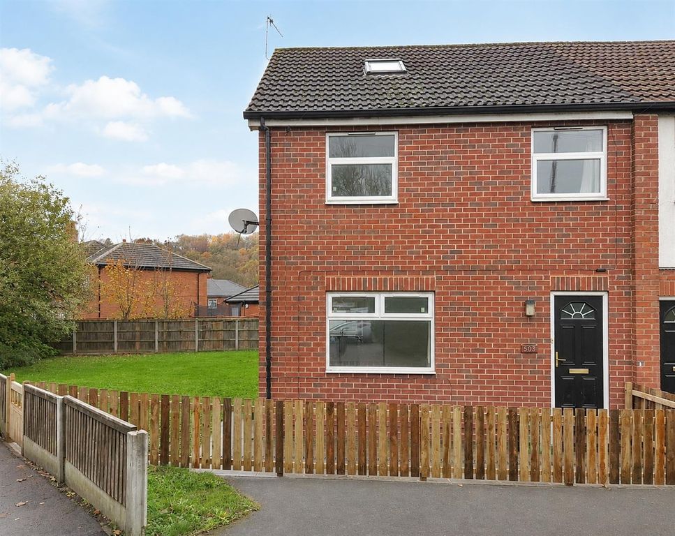 Property photo 1 of 12 Charming End-Of-Terrace House With Front Garden...