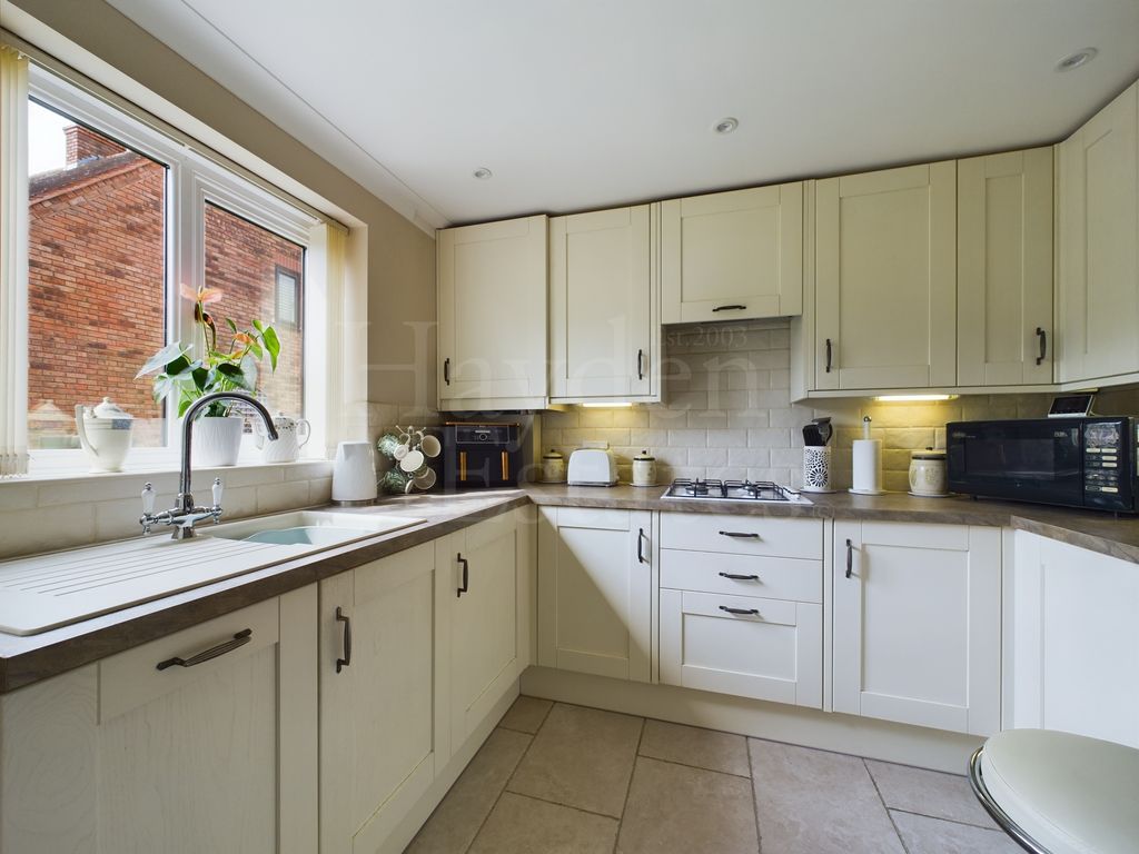 Property photo 3 of 32