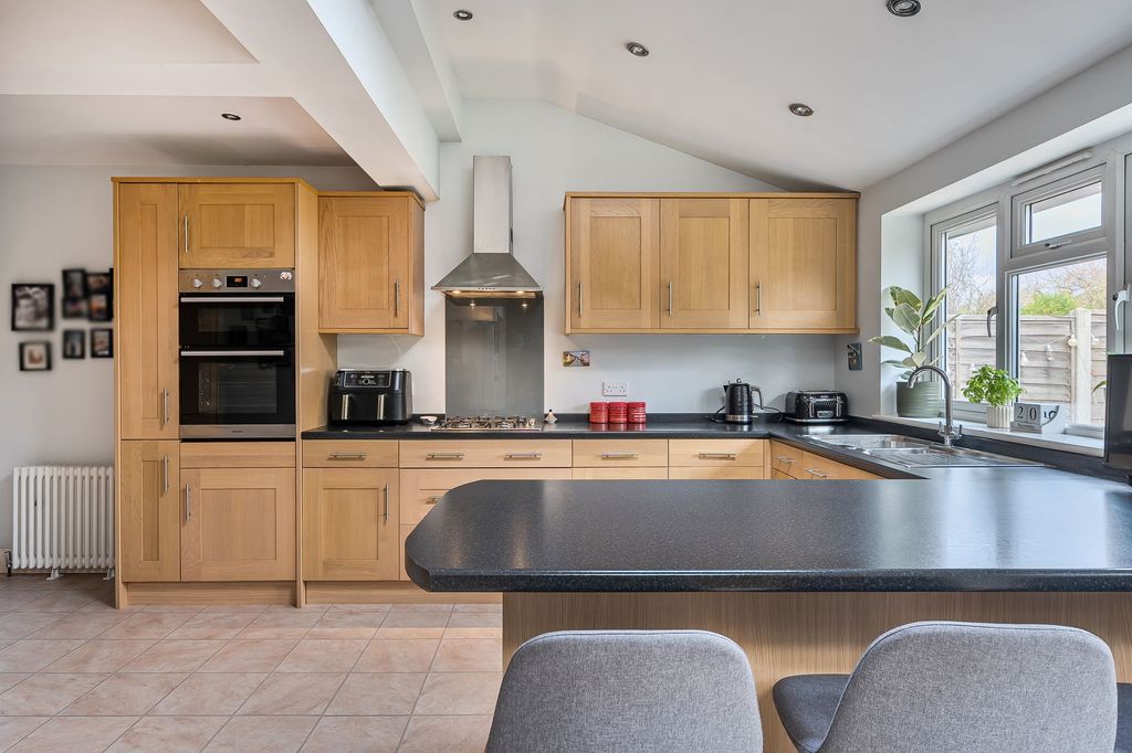 Property photo 2 of 26