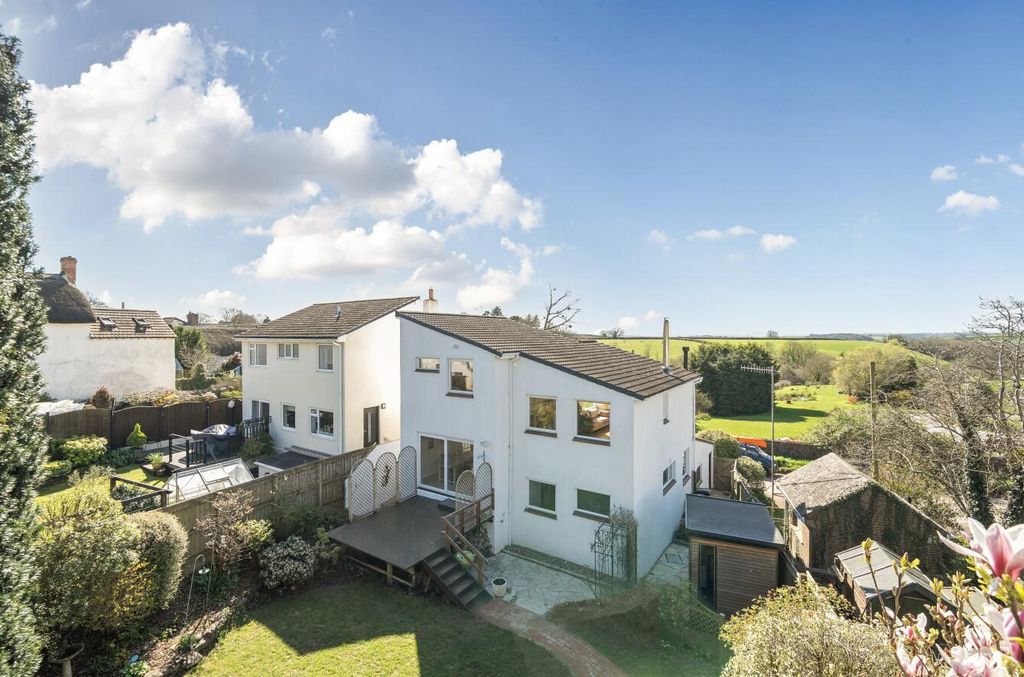 Property photo 1 of 22 12 Tiverton Road