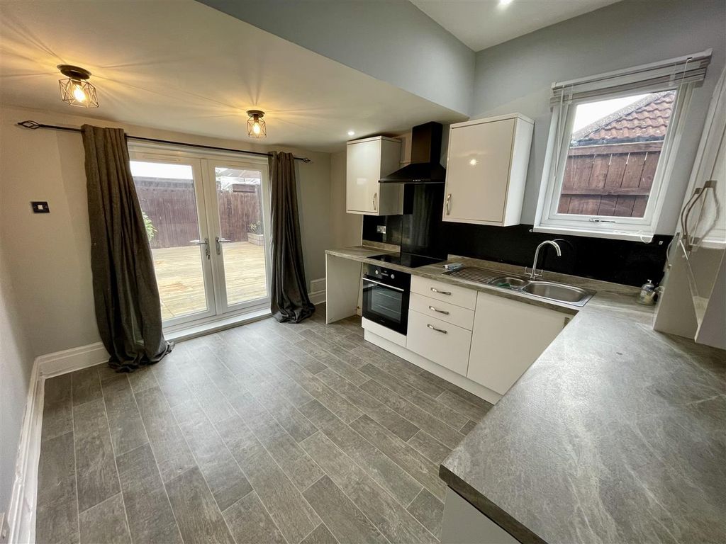 Property photo 3 of 8 Kitchen/Diner