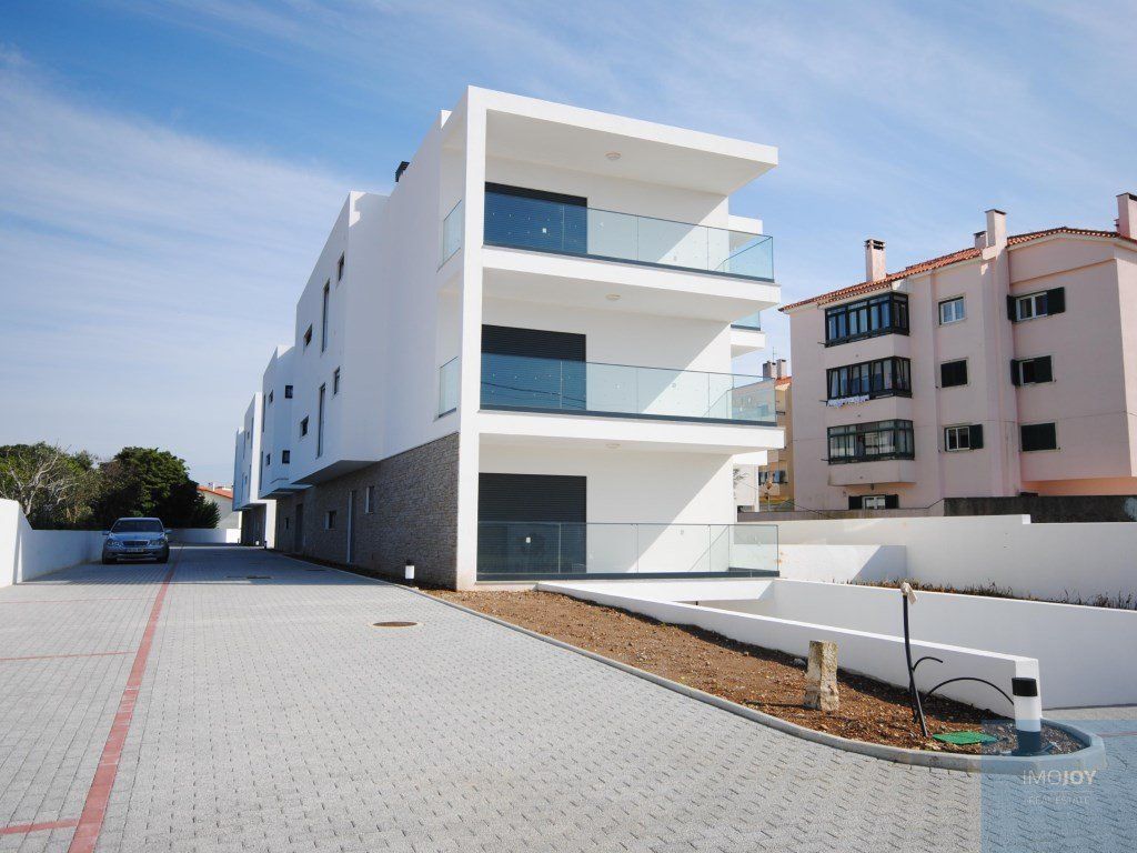 Property photo 1 of 25 4 Bedroom Flat In The Eira Village Condominium In Alcabideche