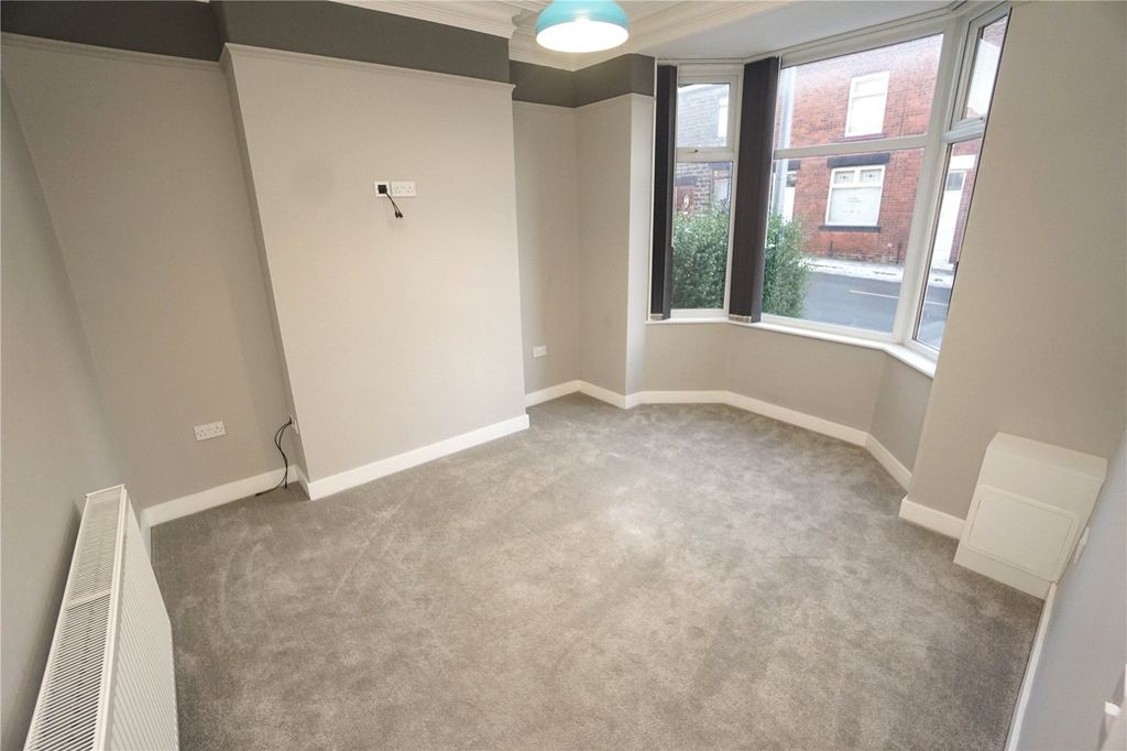 Property photo 2 of 13 Photo 16