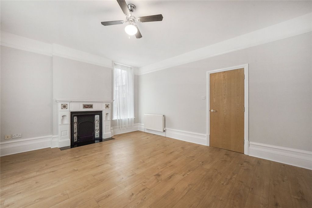 Property photo 3 of 15 Picture No. 11