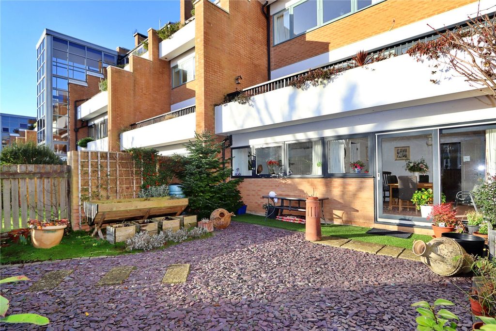 Property photo 1 of 18 Picture No. 05