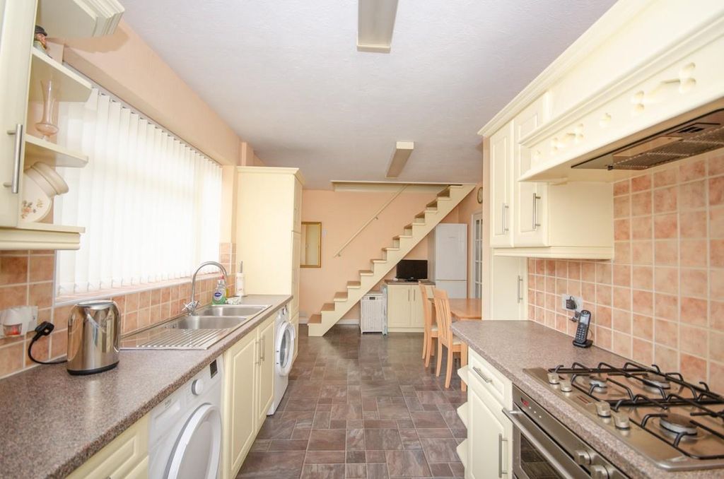 Property photo 3 of 20 Kitchen Pic 2.Jpg