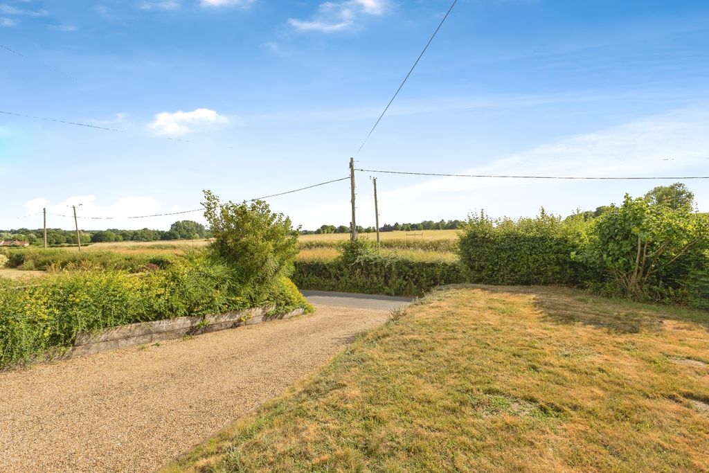 Property photo 3 of 16 Photo