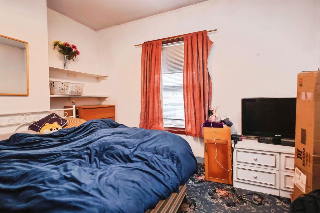 Property photo 3 of 18