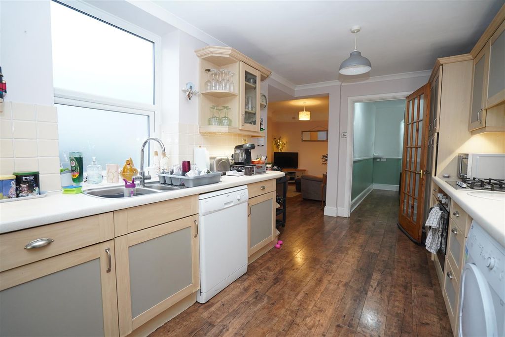 Property photo 3 of 13