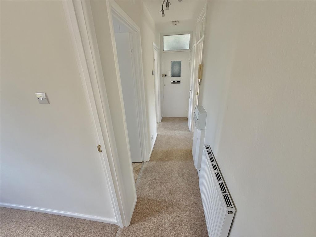 Property photo 3 of 21 Hall