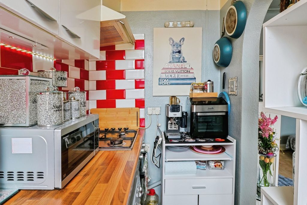 Property photo 3 of 20 Pbox-Img.Jpg