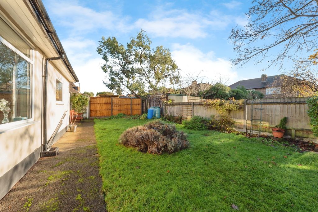 Property photo 3 of 16 Garden