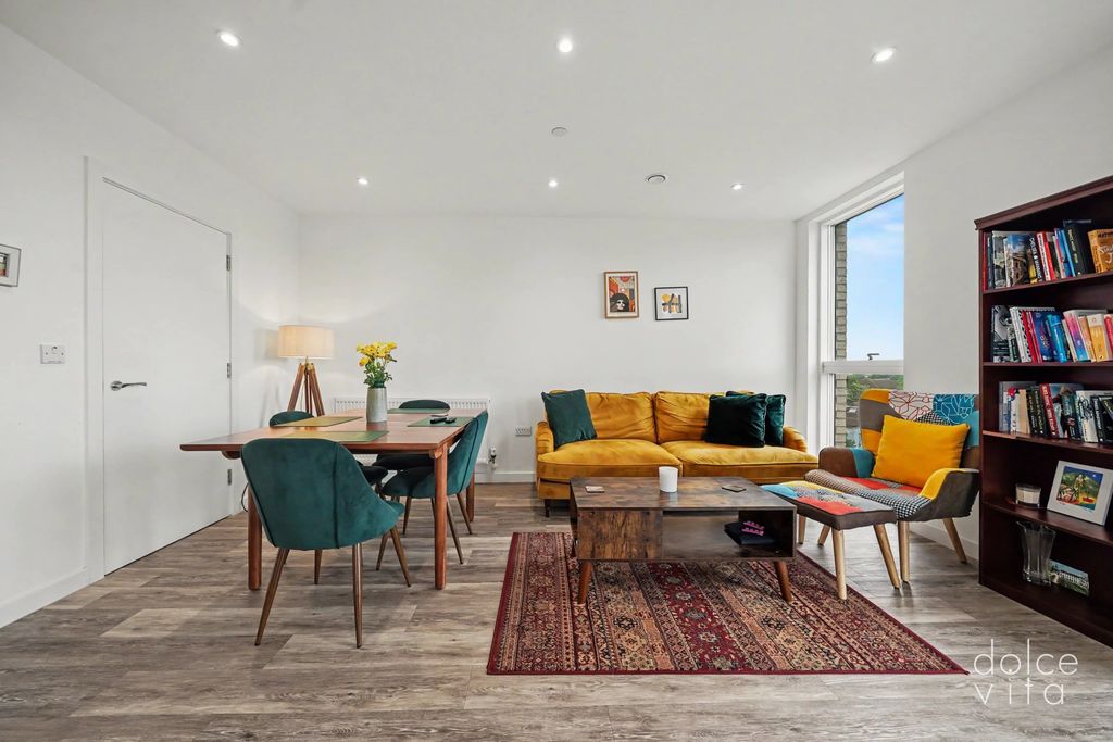 Property photo 1 of 10 Living Room