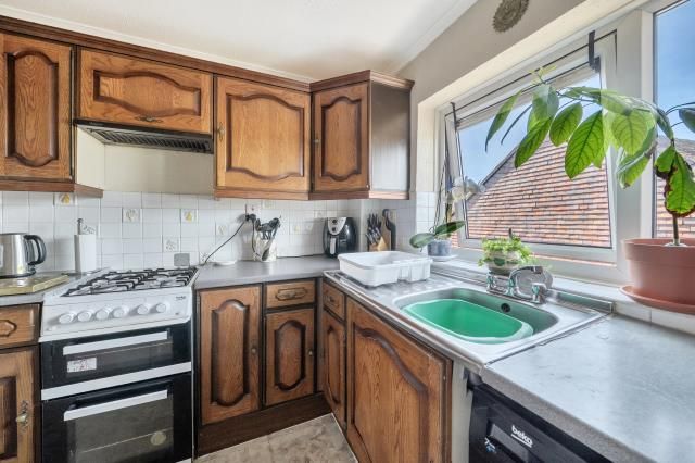 Property photo 3 of 17 Kitchen