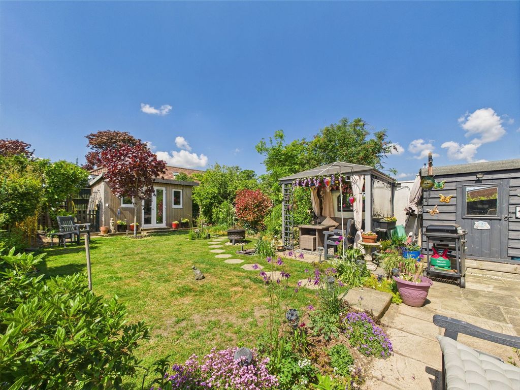 Property photo 2 of 21