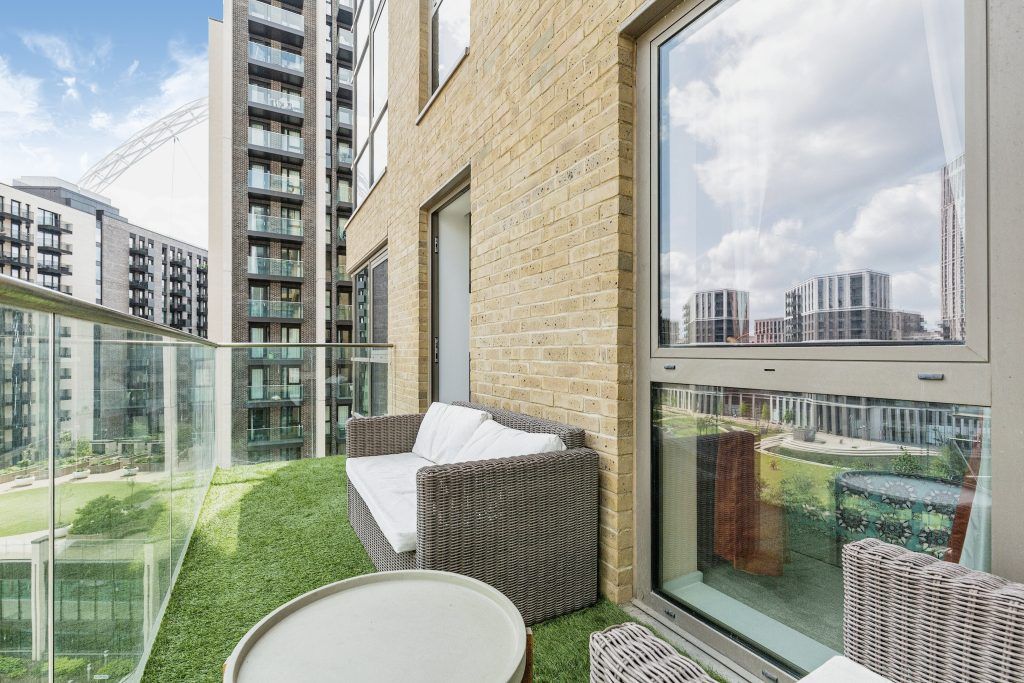 Property photo 2 of 17