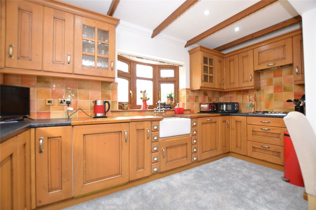 Property photo 3 of 22 Picture No. 05