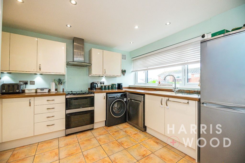 Property photo 2 of 24 4717832