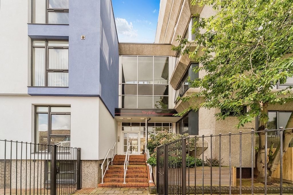 Property photo 1 of 15