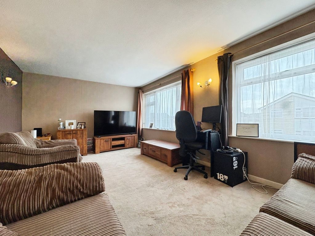 Property photo 2 of 23 Living Room