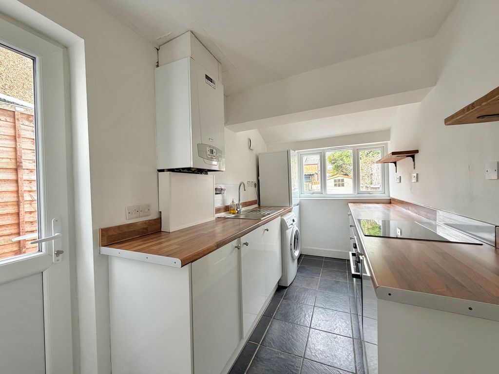 Property photo 2 of 12 Kitchen