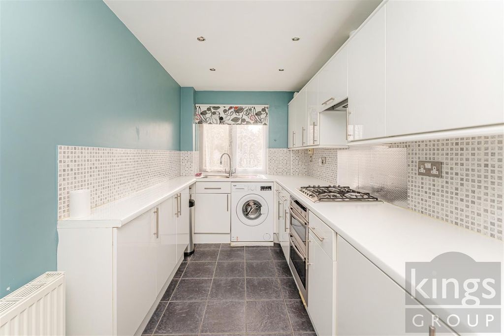 Property photo 2 of 8