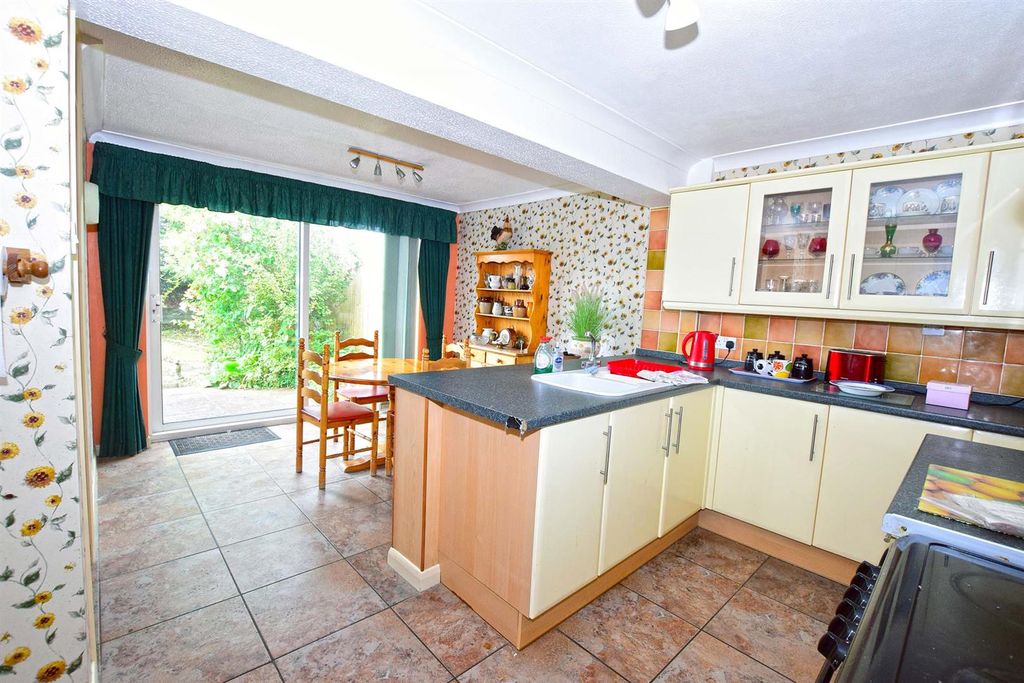 Property photo 3 of 24