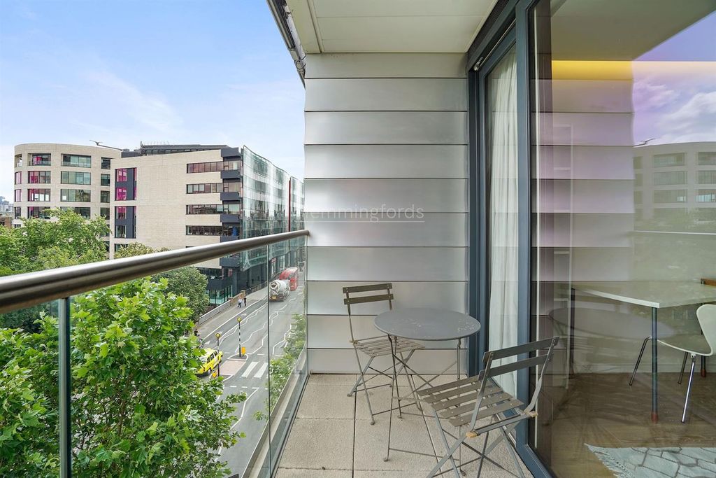 Property photo 2 of 15 14-F95B80412-Mk-Hmf- A4-2 Arthouse-69 (1)-Medium.J