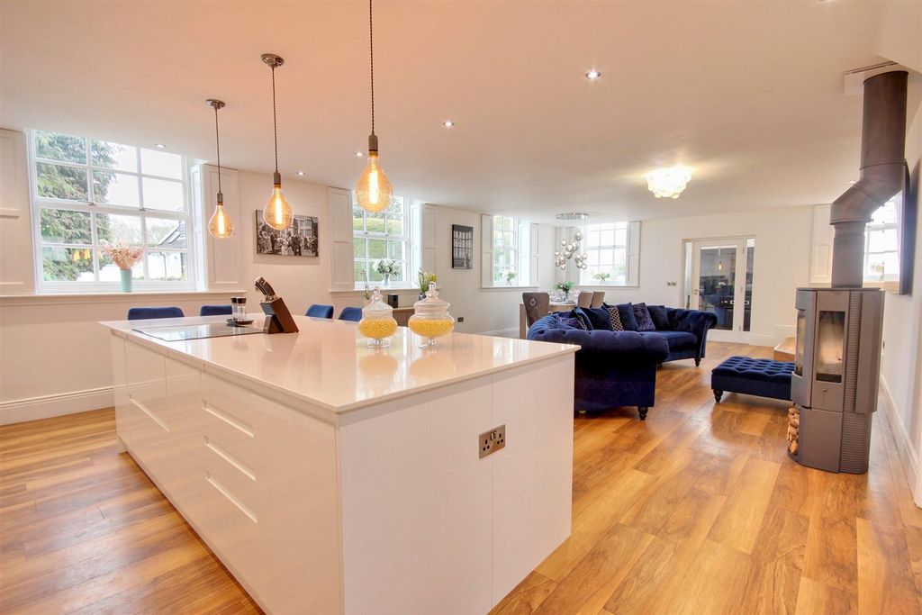 Property photo 2 of 23 Img_0037-Img_0039_Lzn.Jpg